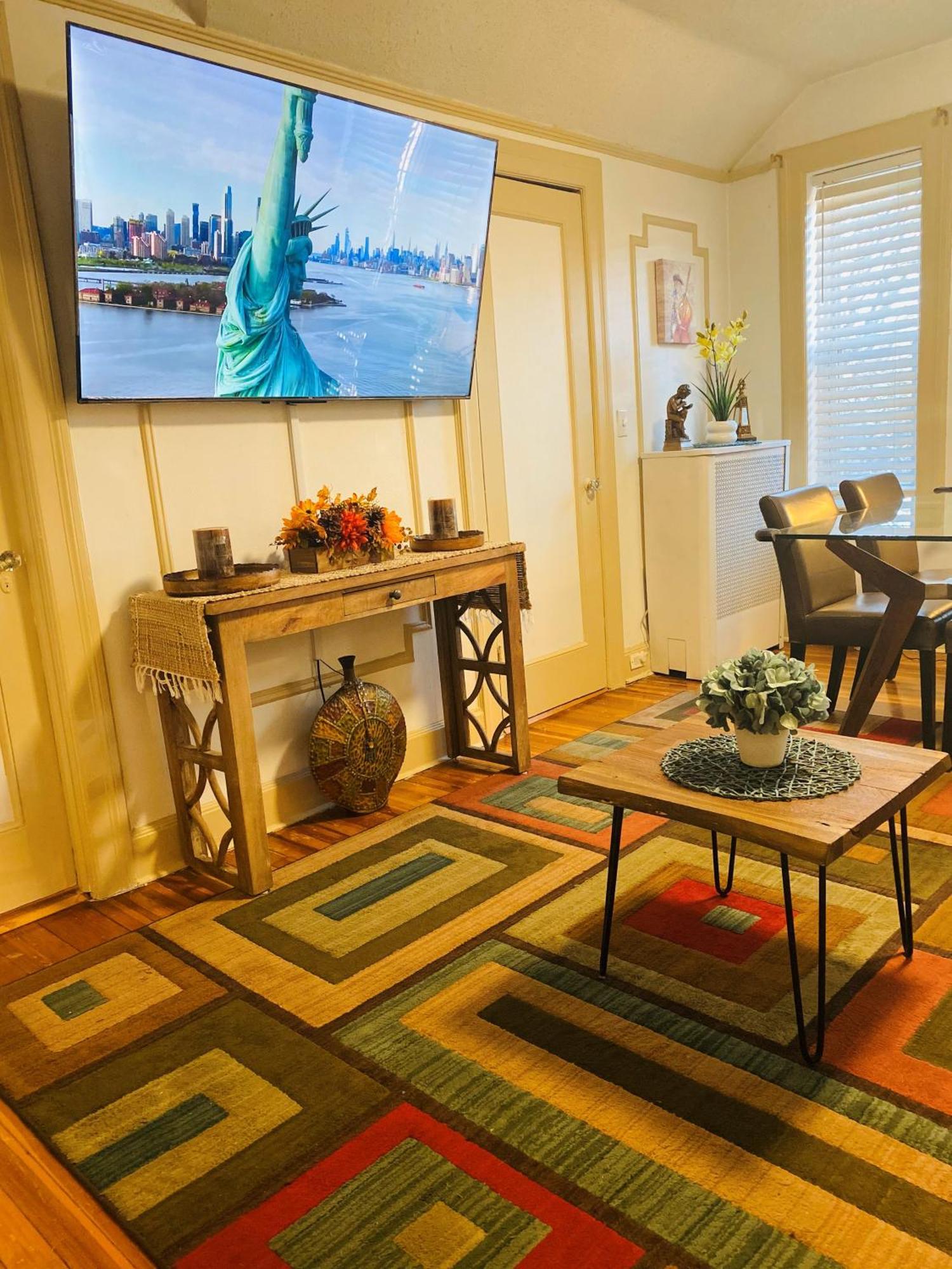 Appartamento Nyc Cozy Private Bedroom With Free Parking & Near Subway - Business & Tourists New York